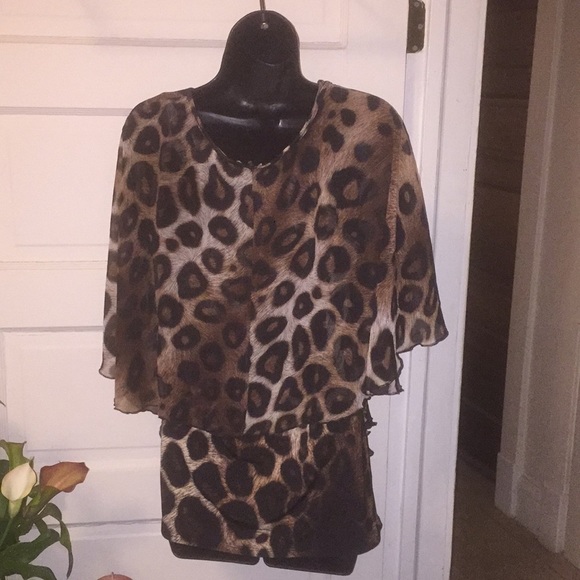 Go wild with this leopard print top - Picture 4 of 6